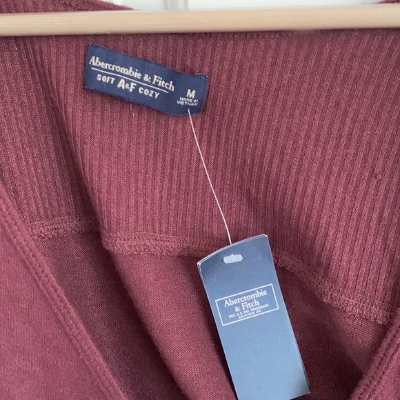 Abercrombie and Fitch top - Picture 2 of 2